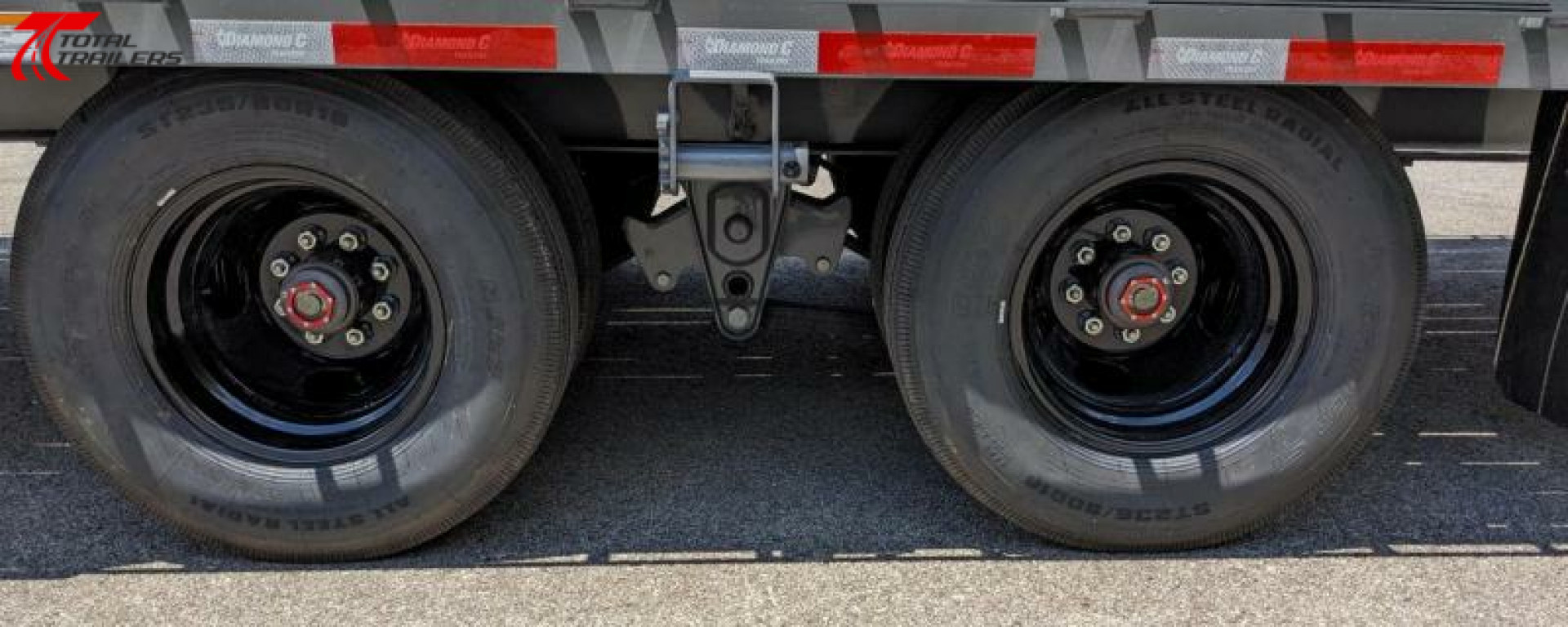 Diamond C 40ft Gooseneck Flatbed Trailer - Image 15