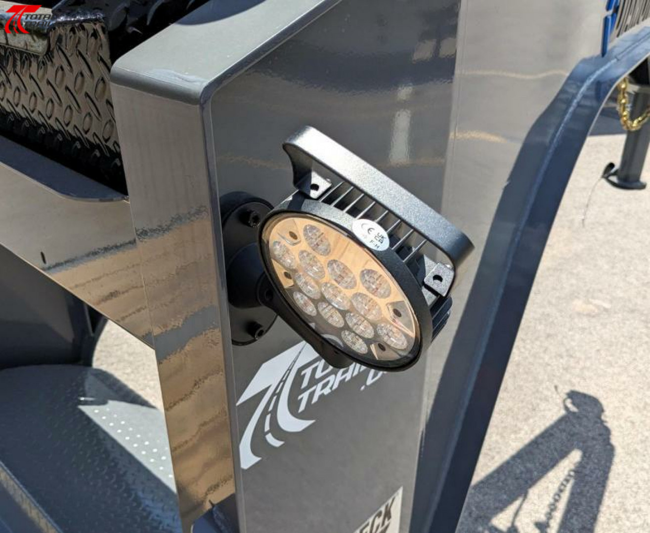 Diamond C 40ft Gooseneck Flatbed Trailer - Image 10