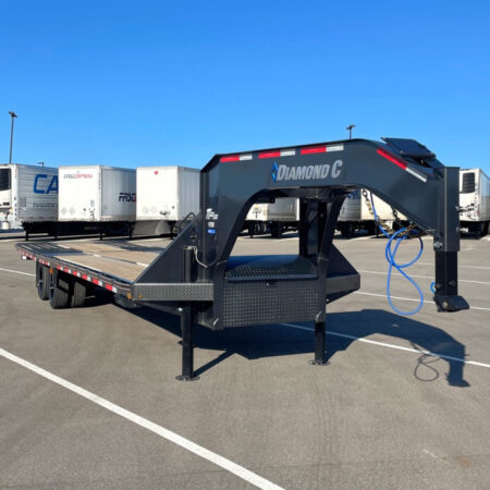 Diamond C 32ft Flatbed Gooseneck Trailer