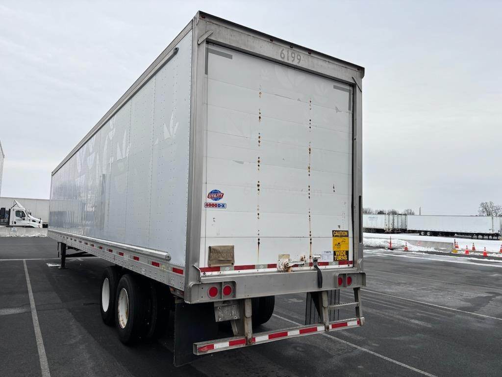 2009 UTILITY 53 ft Dry Van Trailer