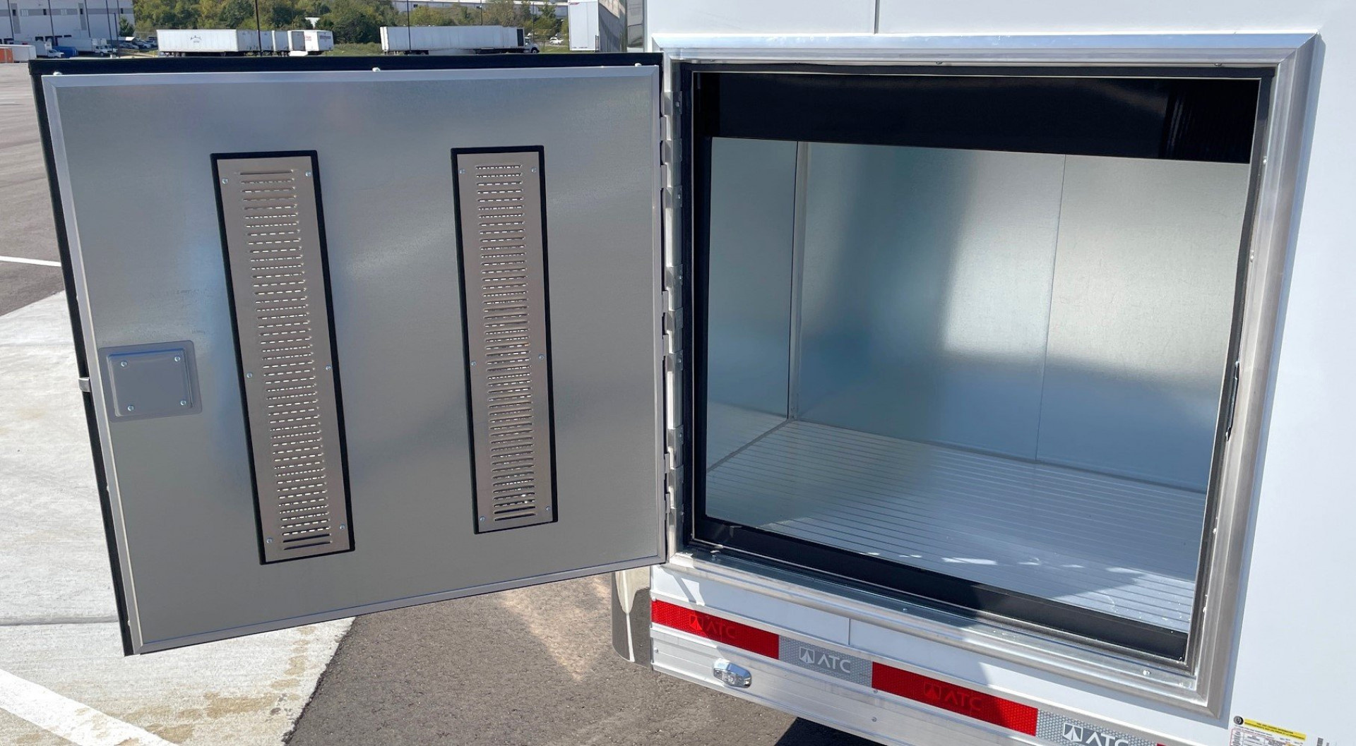 ATC 28ft RoM 500 Premier Aluminum Car Racing Trailer