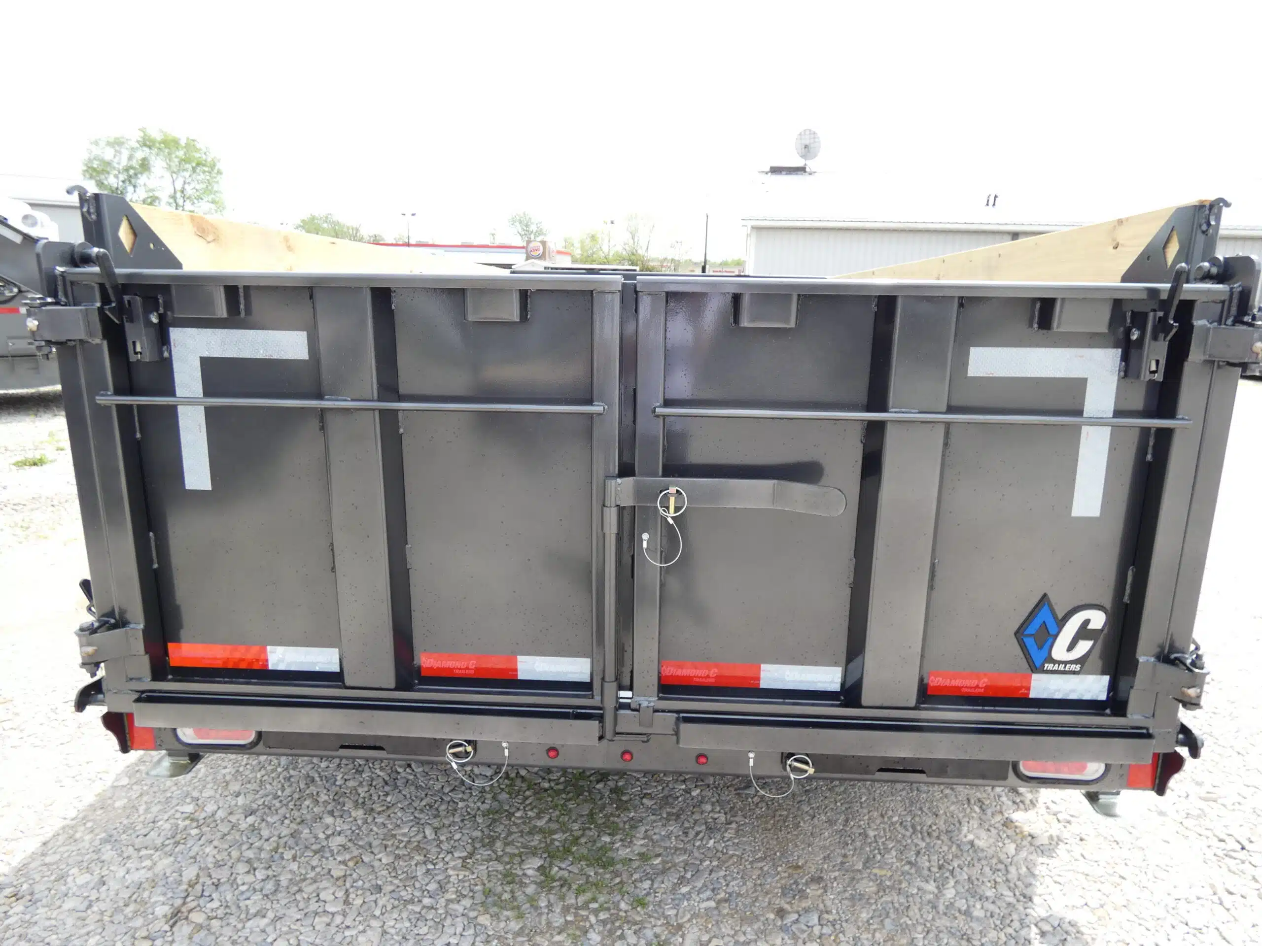 2025 Diamond C 77x12 12k Dump Trailer