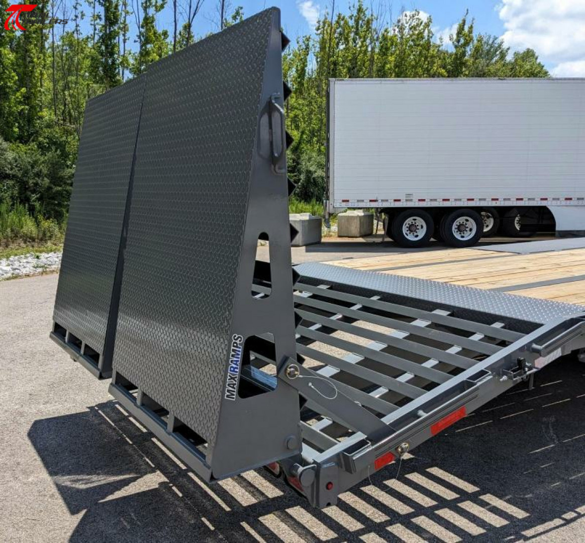 Diamond C 40ft Gooseneck Flatbed Trailer - Image 11