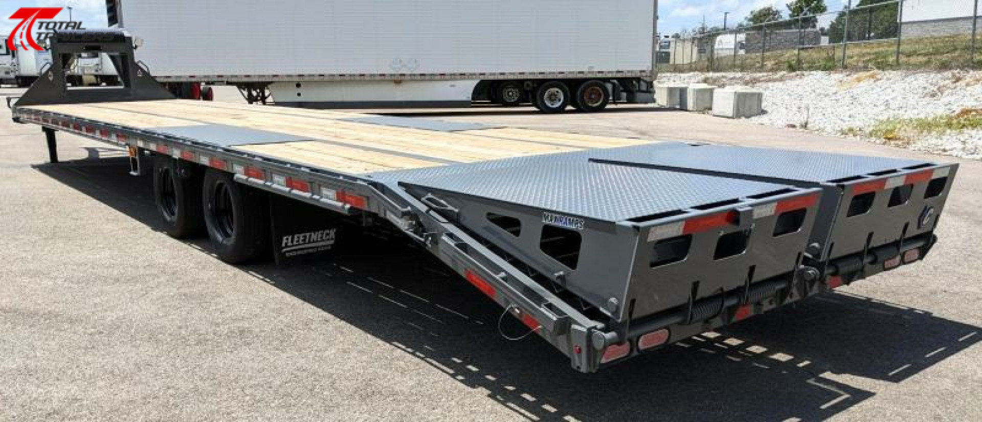Diamond C 40ft Gooseneck Flatbed Trailer