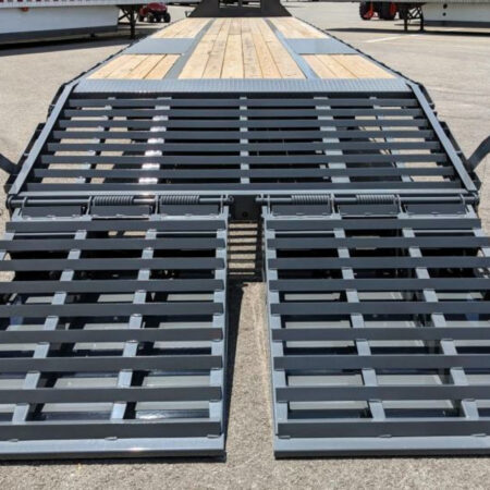 Diamond C 40ft Gooseneck Flatbed Trailer - Image 13