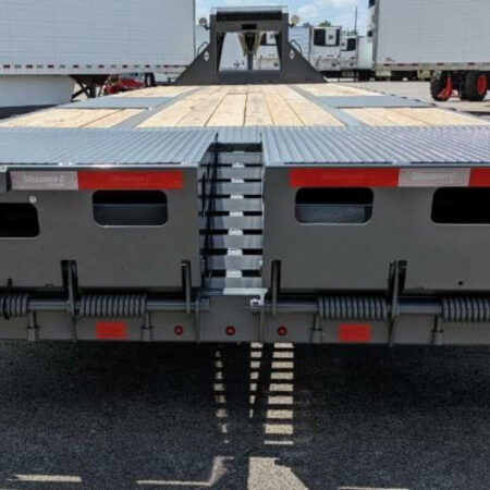 Diamond C 40ft Gooseneck Flatbed Trailer