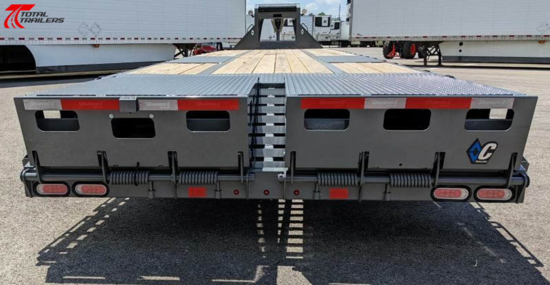 Diamond C 40ft Gooseneck Flatbed Trailer