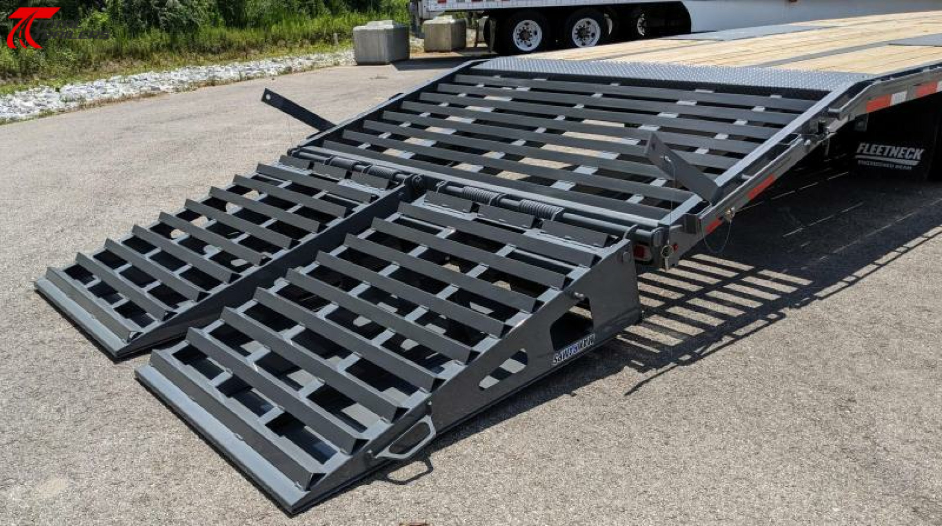 Diamond C 40ft Gooseneck Flatbed Trailer - Image 12
