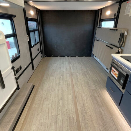 ATC 2816 PLa 550 Aluminum Toy Hauler