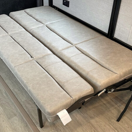 ATC 2816 PLa 550 Aluminum Toy Hauler