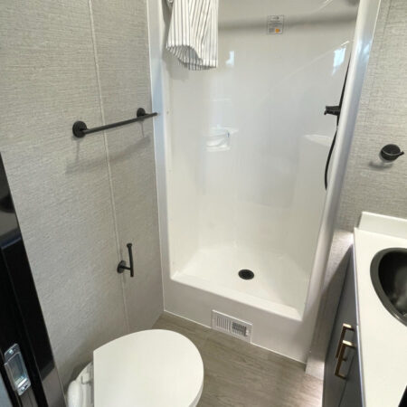 ATC 2816 PLa 550 Aluminum Toy Hauler