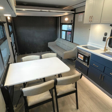 ATC 2816 PLa 550 Aluminum Toy Hauler