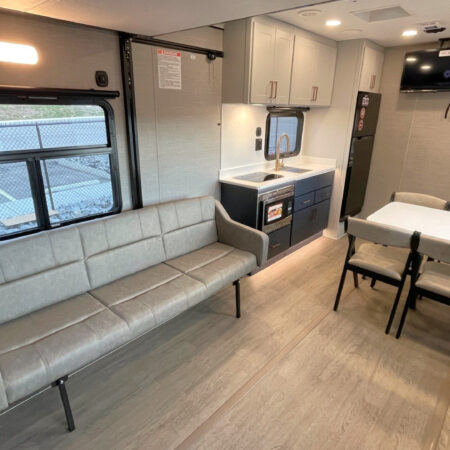 ATC 2816 PLa 550 Aluminum Toy Hauler