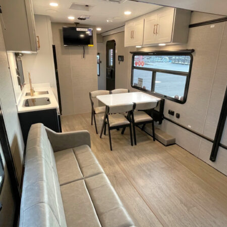 ATC 2816 PLa 550 Aluminum Toy Hauler