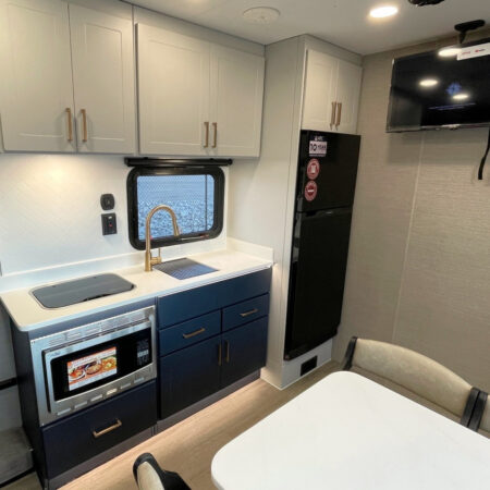 ATC 2816 PLa 550 Aluminum Toy Hauler