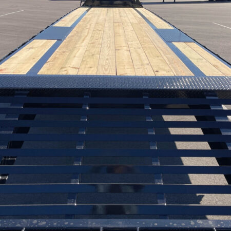 Diamond C 40ft Gooseneck Flatbed Trailer 18k GVWR