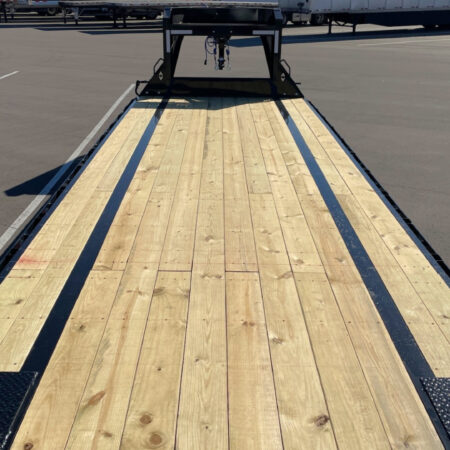 Diamond C 40ft Gooseneck Flatbed Trailer 18k GVWR