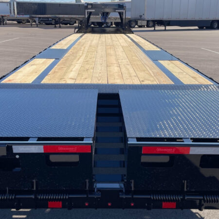 Diamond C 40ft Gooseneck Flatbed Trailer 18k GVWR