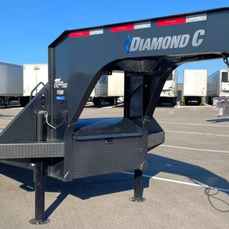 Diamond C 32ft Gooseneck Flatbed Trailer
