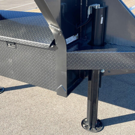 Diamond C 32ft Gooseneck Flatbed Trailer