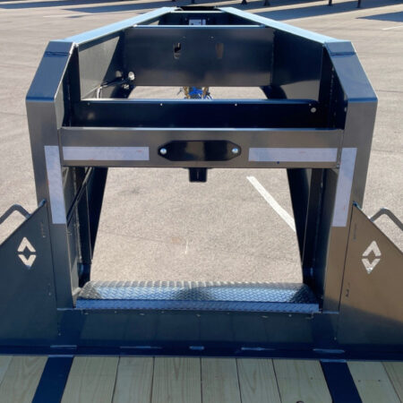 Diamond C 32ft Flatbed Gooseneck Trailer