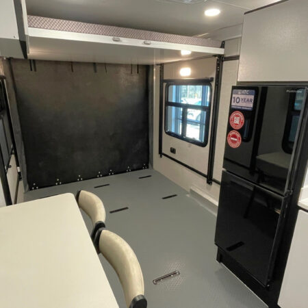 ATC PLA 450 FRONT BUNK Toy Hauler Trailer