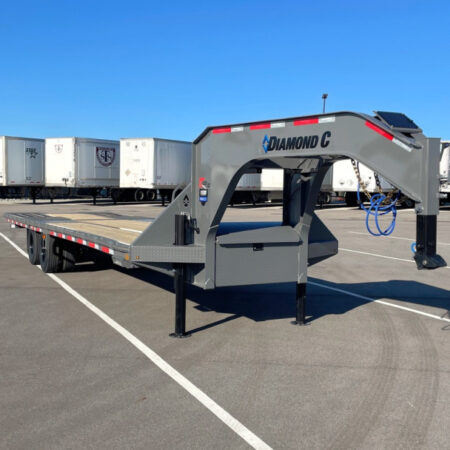 Diamond C 32ft Gooseneck Flatbed Trailer