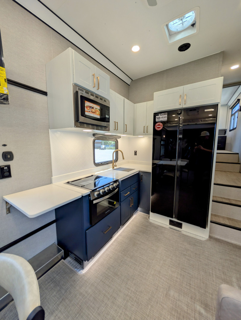 ATC PLA 700 Aluminum Gooseneck Toy Hauler